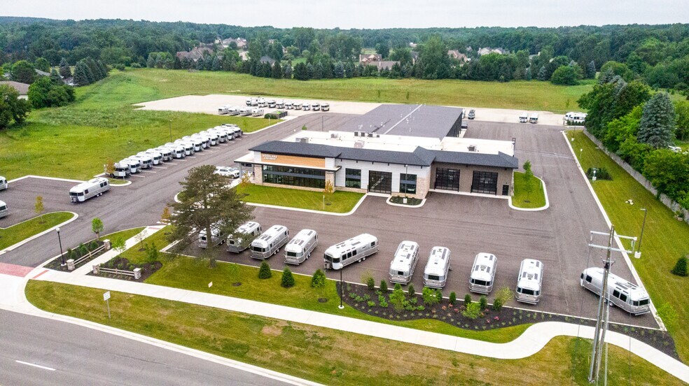 Primary Photo Of 9331 Dixie Hwy, Springfield Township Freestanding For Sale