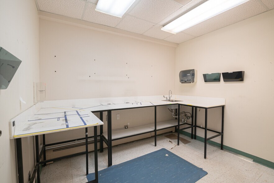 More Photos Of 99 Dutch Hill Rd, Orangeburg Medical For Lease