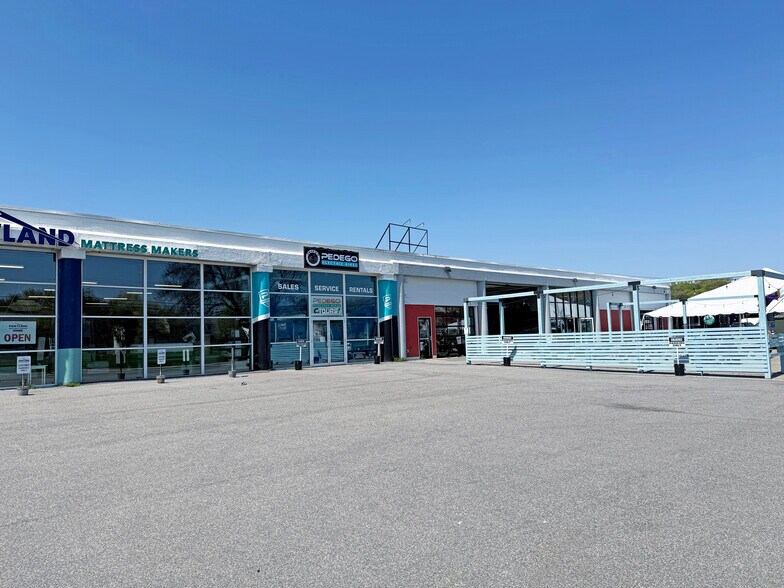 More Photos Of 105 Fox St, Portland Truck Terminal For Lease