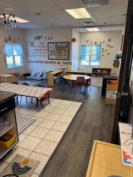 More Photos Of 7810 Graphics Way, Lewis Center Office For Sale