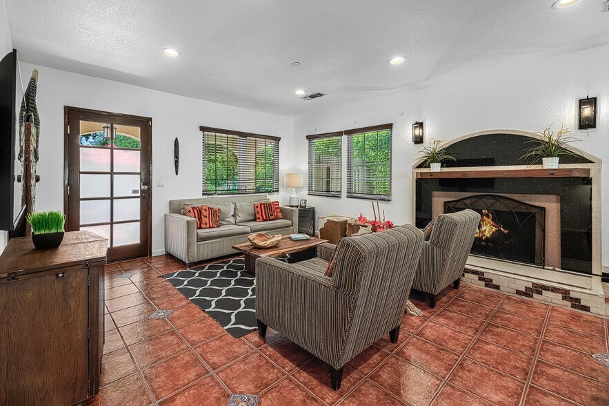 More Photos Of 520 Chuckwalla Rd, Palm Springs Apartments For Sale