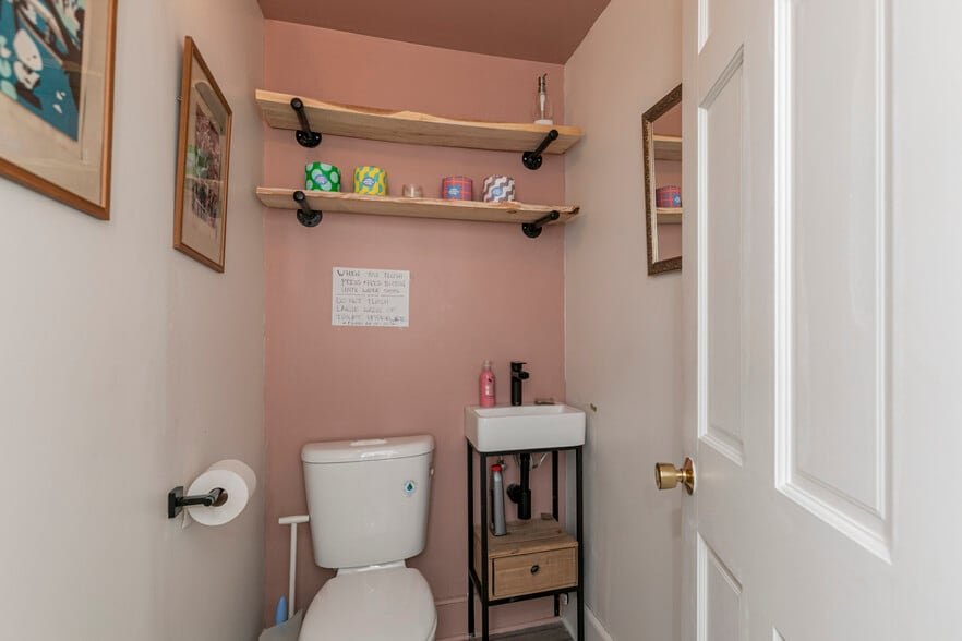 More Photos Of 67 Bridge St, Lambertville Storefront For Sale