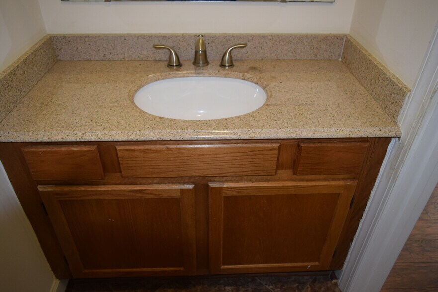 More Photos Of 596 Executive Pl, Fayetteville Office For Sale