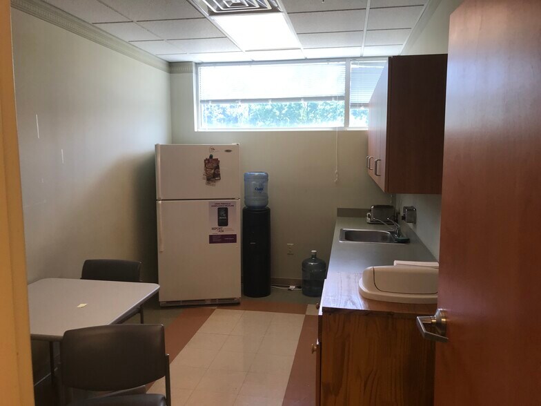 More Photos Of 1600 Sixth Ave, York Medical For Lease