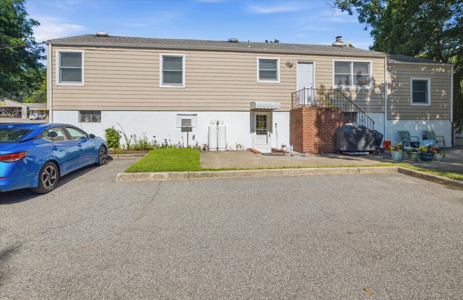 More Photos Of 198 Terry Rd, Smithtown Office For Sale