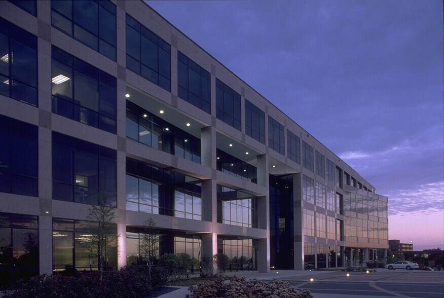 More Photos Of 1600 N Collins Blvd, Richardson Office For Lease