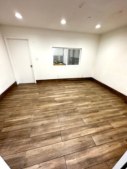 More Photos Of 2560-2590 Lafayette St, Santa Clara Warehouse For Lease