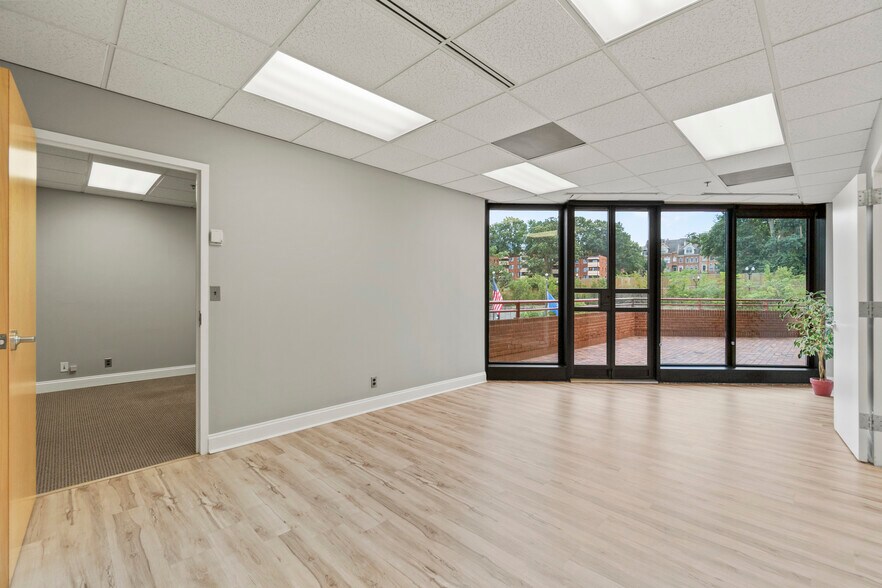 More Photos Of 1501 Langston Blvd, Arlington Office For Sale