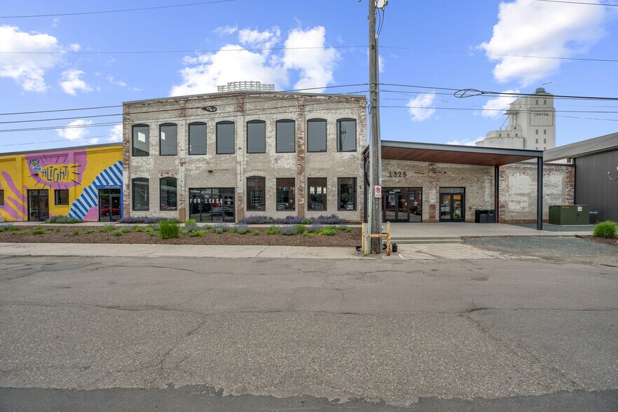 More Photos Of 1325 Quincy St NE, Minneapolis Loft Creative Space For Lease