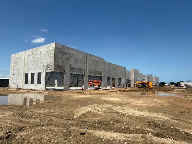 More Photos Of 1320 W League City Pky, League City Storefront For Lease