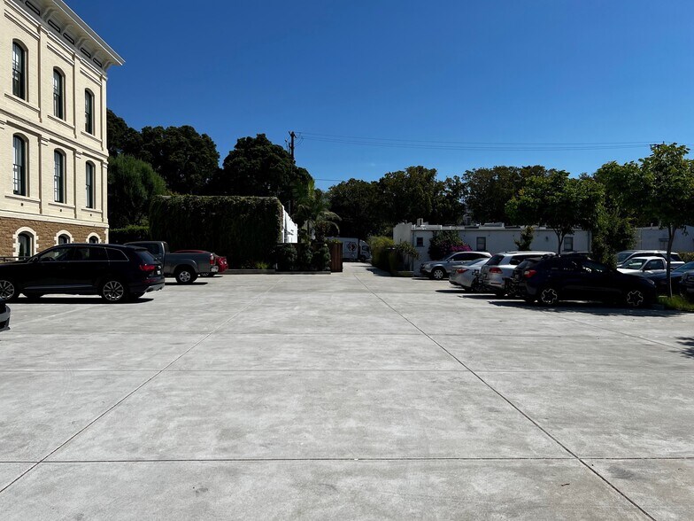 More Photos Of 925 De La Vina St, Santa Barbara Office For Lease