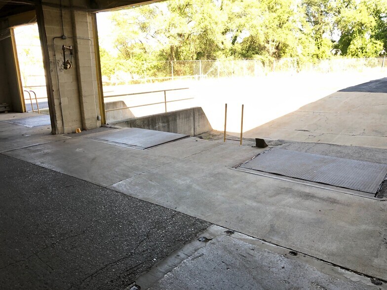 More Photos Of 1961 Base Ave, Springfield Industrial For Sale