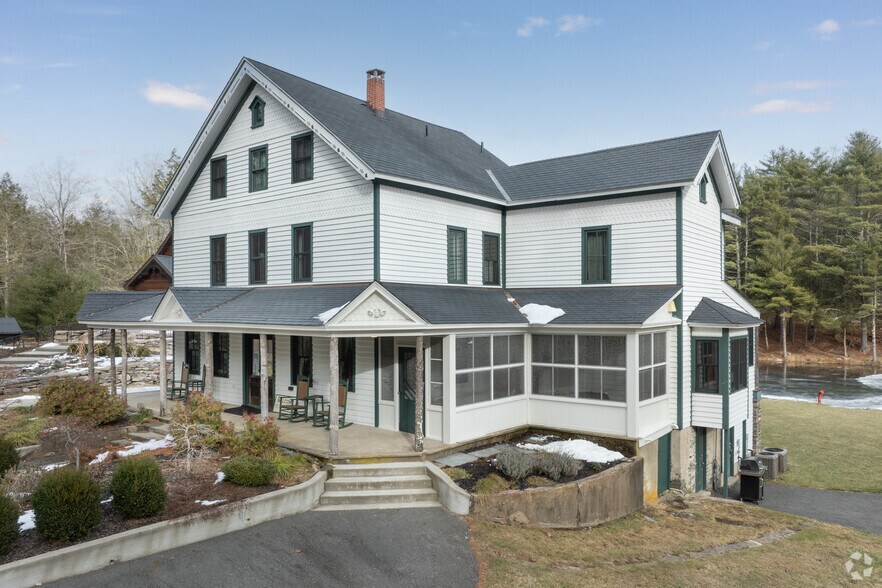 More Photos Of 1200 NY-42, Sparrow Bush Specialty For Sale