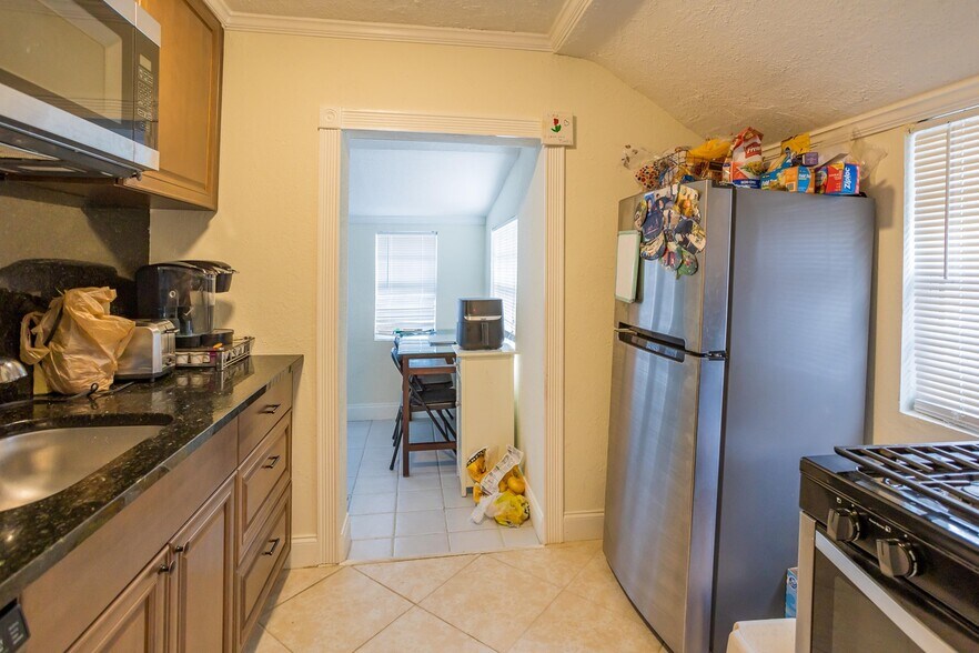 More Photos Of 326 S Federal Hwy, Lake Worth Specialty For Sale