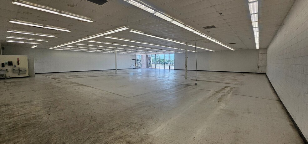 More Photos Of 4205 Old Jacksboro Hwy, Wichita Falls Freestanding For Sale