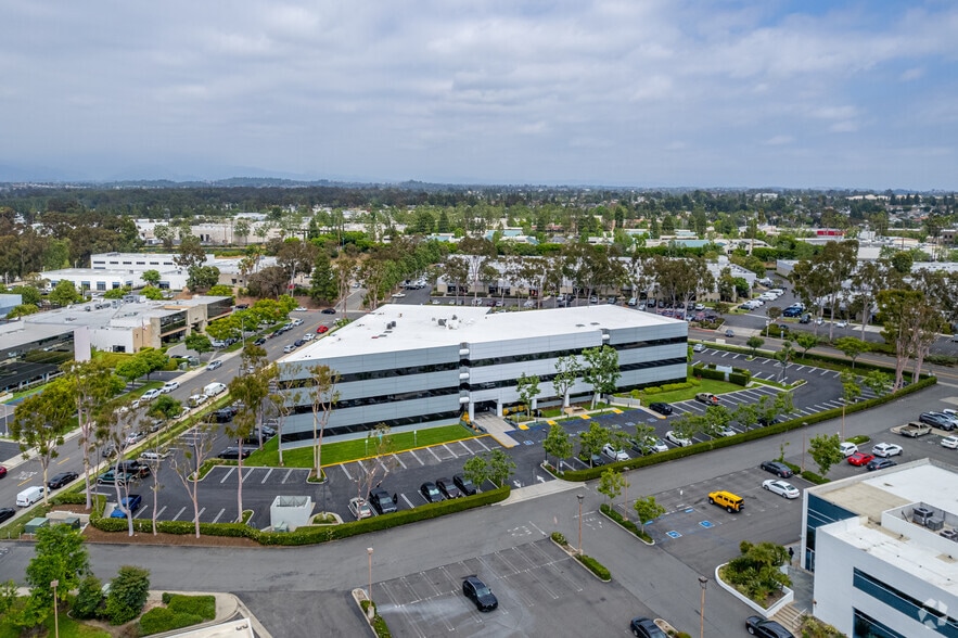 More Photos Of 15707 Rockfield Blvd, Irvine Office For Lease