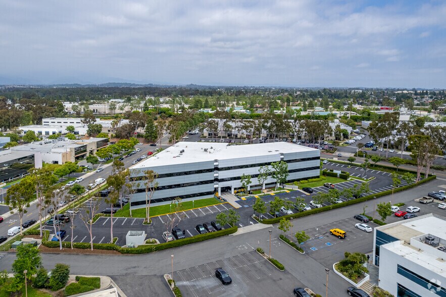 More Photos Of 15707 Rockfield Blvd, Irvine Office For Lease