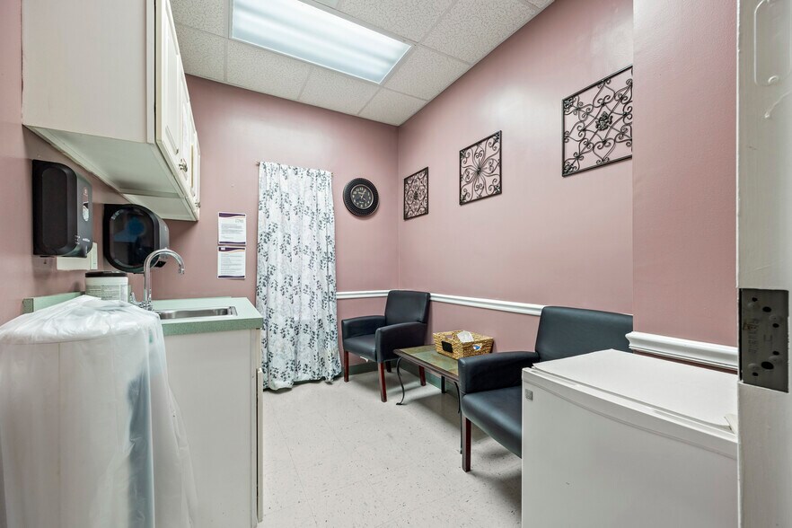 More Photos Of 440 SW Perimeter Glen, Lake City Medical For Sale