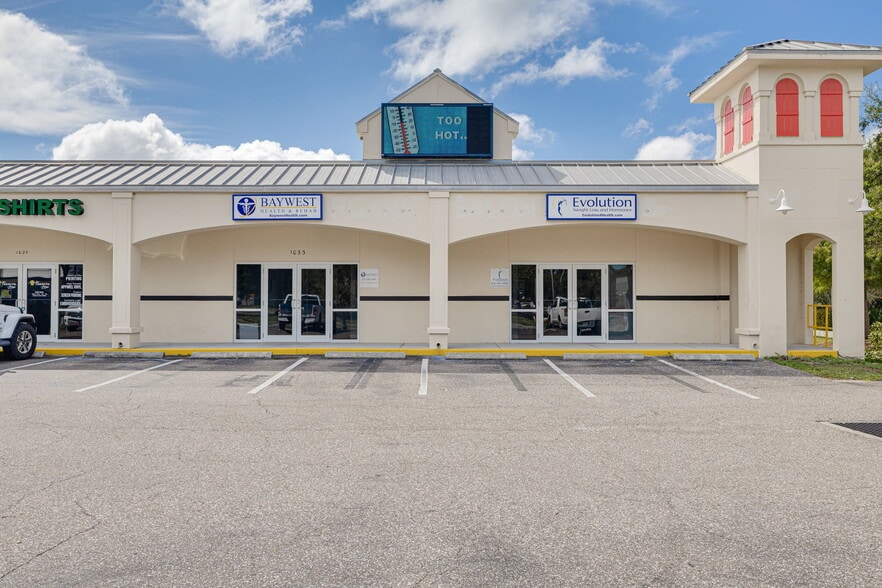 More Photos Of 1015-1033 W Bay Dr, Largo Freestanding For Lease