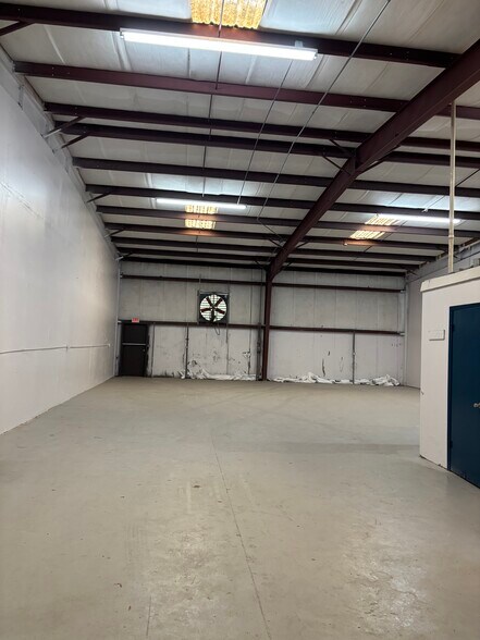 More Photos Of 739 Industry Rd, Longwood Warehouse For Lease