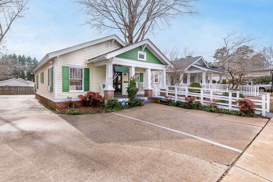 More Photos Of 104 State St, Greensboro Freestanding For Sale