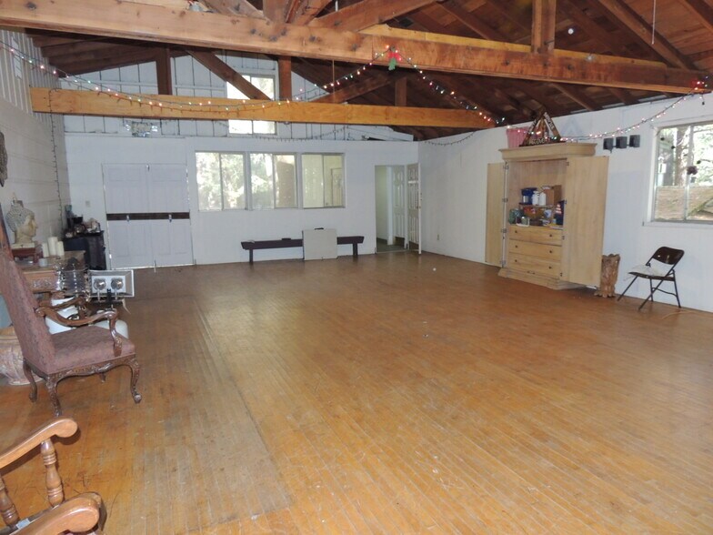 More Photos Of 15960 Bottle Rock Rd, Cobb Hotel For Sale