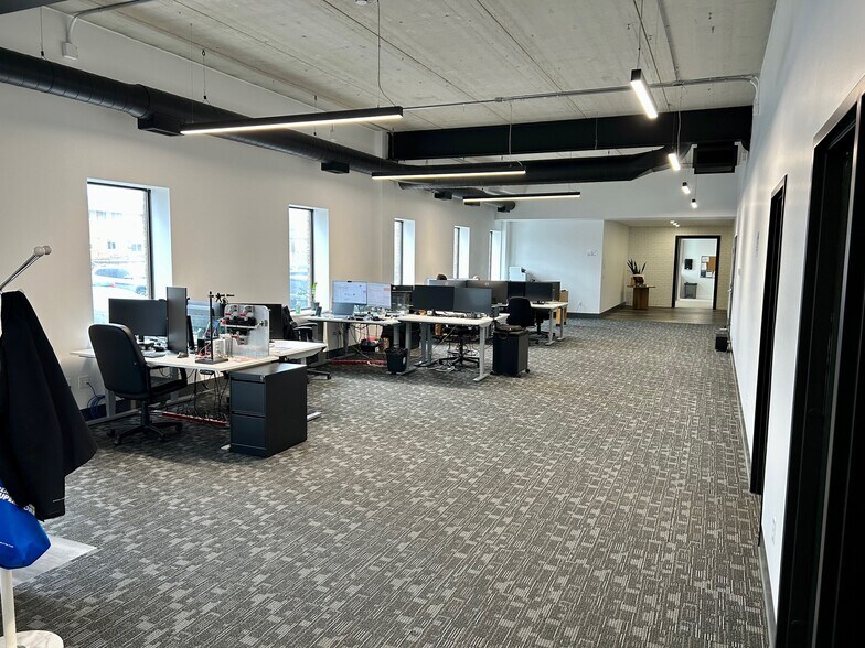 More Photos Of 3063 Walker Rd, Windsor Office For Lease
