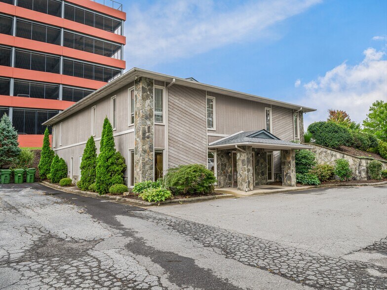 More Photos Of 6 Brooklet St, Asheville Medical For Sale