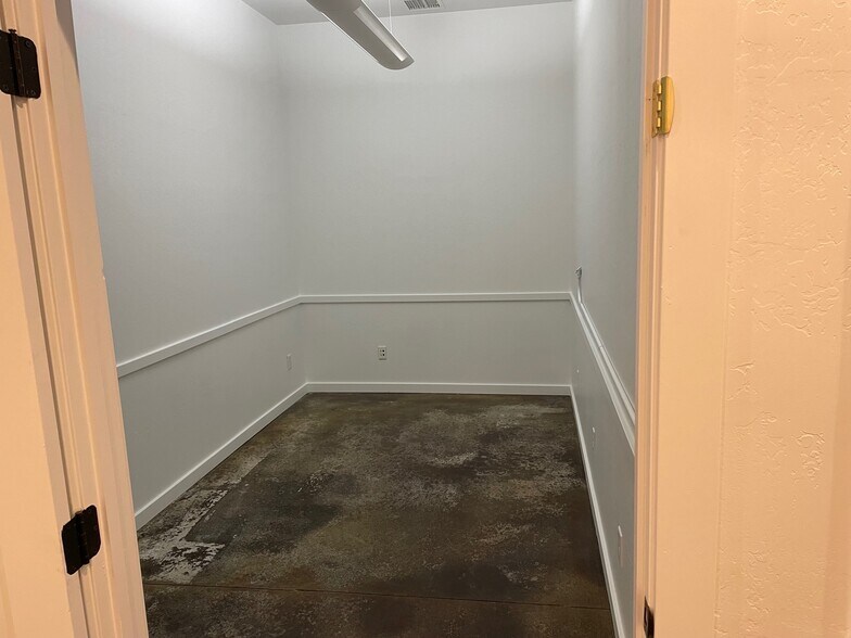 More Photos Of 1951 Commerce Center Circle, Prescott Medical For Lease