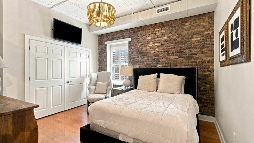 More Photos Of 304 S Gay St, Knoxville Office Residential For Sale