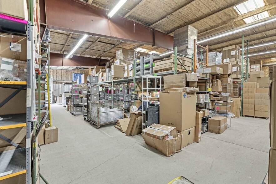 More Photos Of 311 E Corning Rd, Beecher Warehouse For Lease