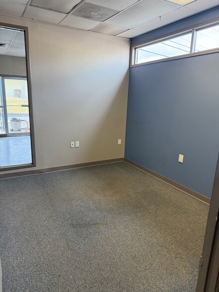 More Photos Of 4860 Clark Howell Hwy, College Park Freestanding For Lease