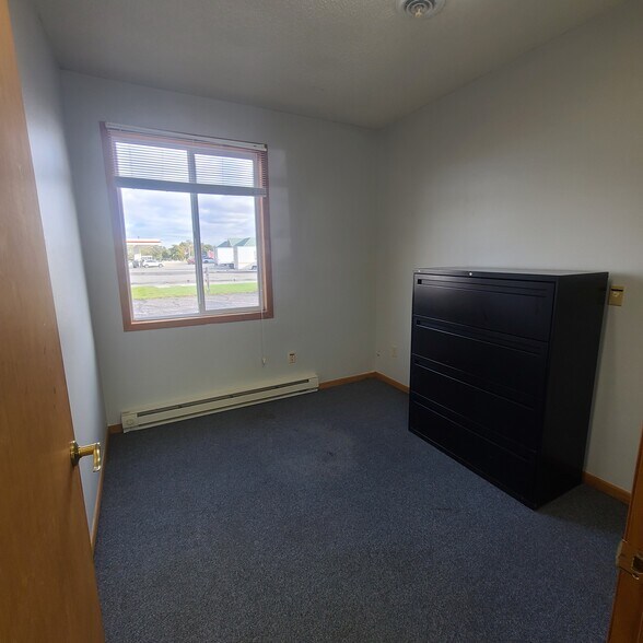 More Photos Of 8265 179th St NW, Clearwater Loft Creative Space For Lease