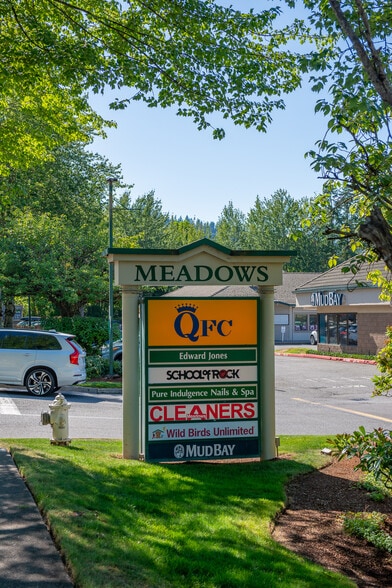 More Photos Of 1420 NW Gilman Blvd, Issaquah General Retail For Lease