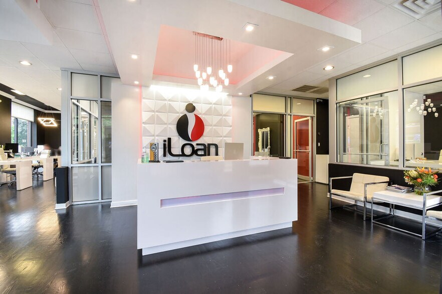 More Photos Of 2101 W Division St, Chicago Storefront Retail Residential For Lease