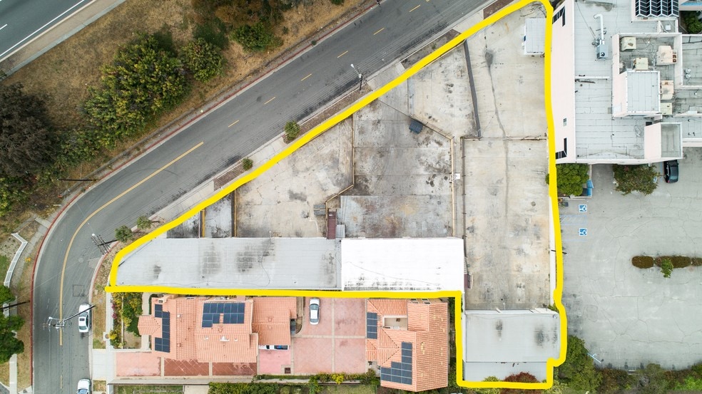 More Photos Of 3977 W 171st St, Torrance Service For Sale