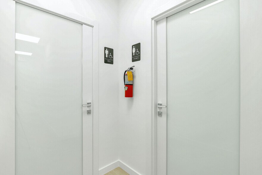 More Photos Of 6767 NE 2nd Ave, Miami Warehouse For Sale