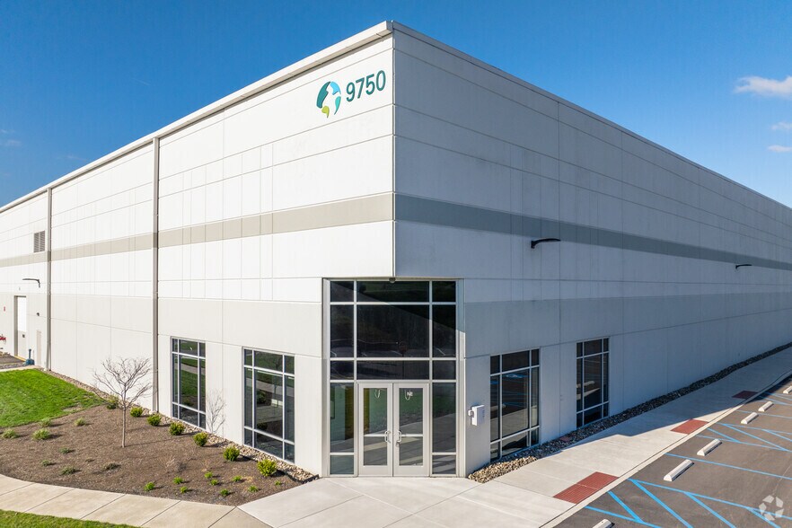 More Photos Of 9750 Commerce Cir, Kutztown Distribution For Lease