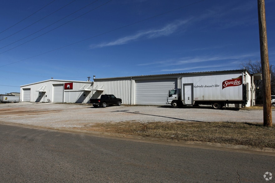More Photos Of 1515-1531 N Tucker Ave, Shawnee Warehouse For Sale
