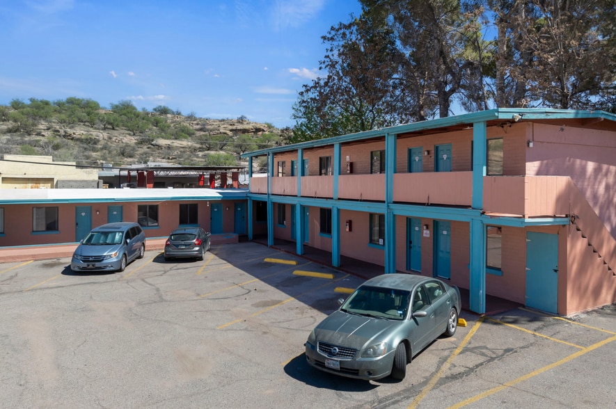 More Photos Of 20 E Doe St, Nogales Hotel For Sale