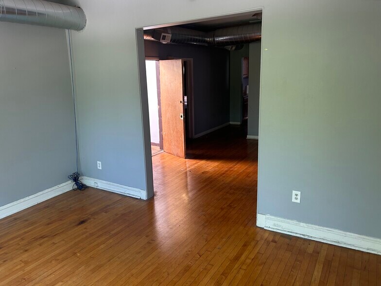 More Photos Of 1114 W Polk St, Chicago Apartments For Sale