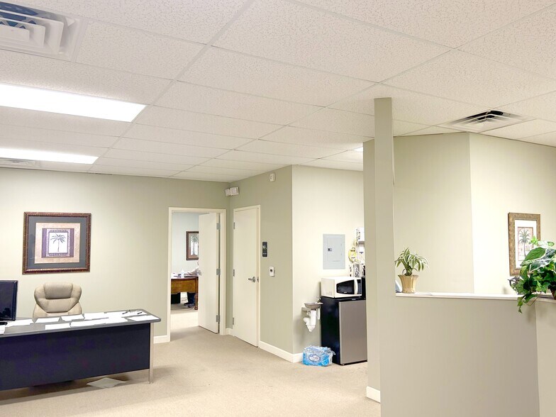 More Photos Of 540 NW University, Port Saint Lucie Office Residential For Sale