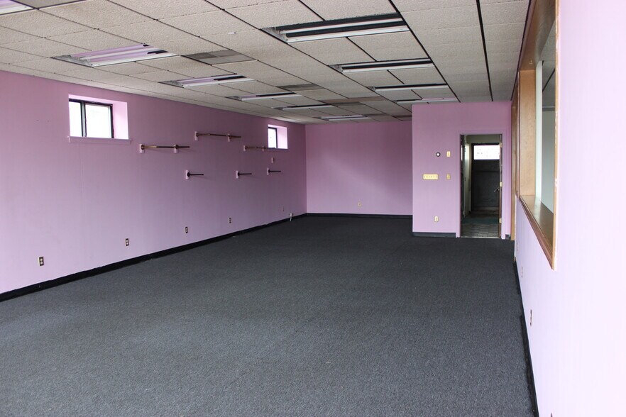 More Photos Of 1384-1388 Dixwell Ave, Hamden Office For Lease