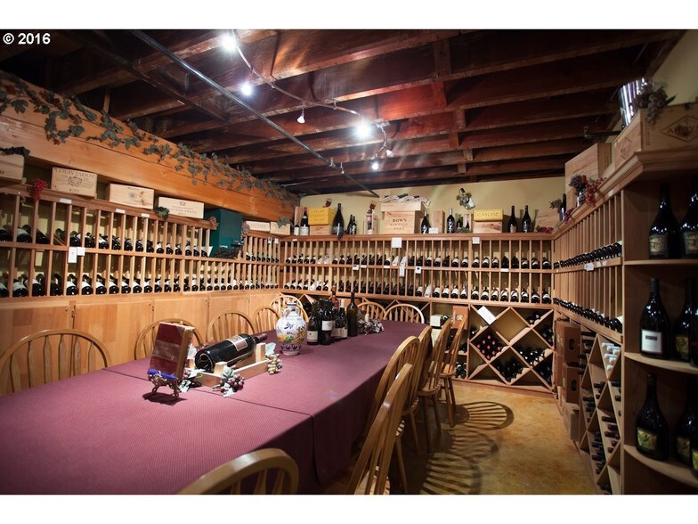 More Photos Of 1044 Marine Dr, Astoria Restaurant For Sale