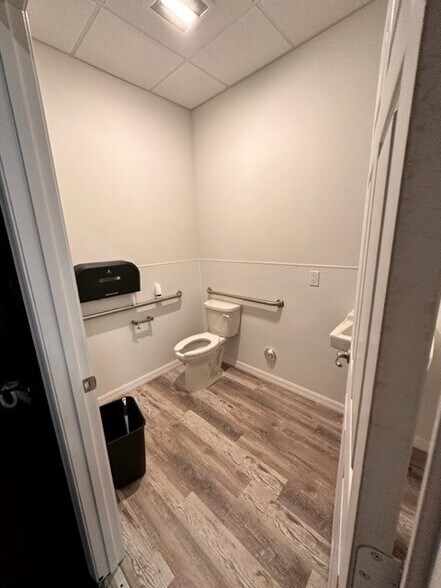 More Photos Of 11950 SW Tom Mackie Blvd, Port Saint Lucie Unknown For Lease