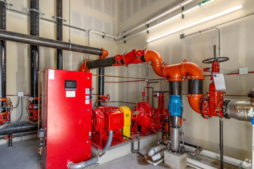 More Photos Of 1401 N. Kirk Road, Batavia Distribution For Sale