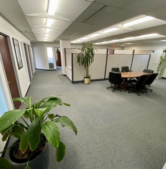 More Photos Of 42 Old Ridgebury Rd, Danbury Office For Lease