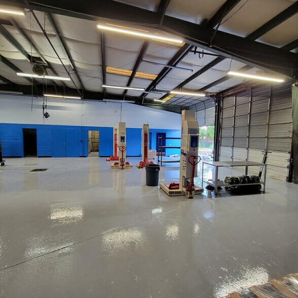 More Photos Of 925 Greensboro Dr SW, Atlanta Warehouse For Sale