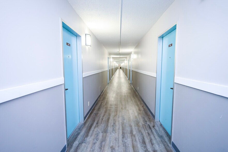 More Photos Of 14043 Brookpark Rd, Brook Park Hotel For Sale