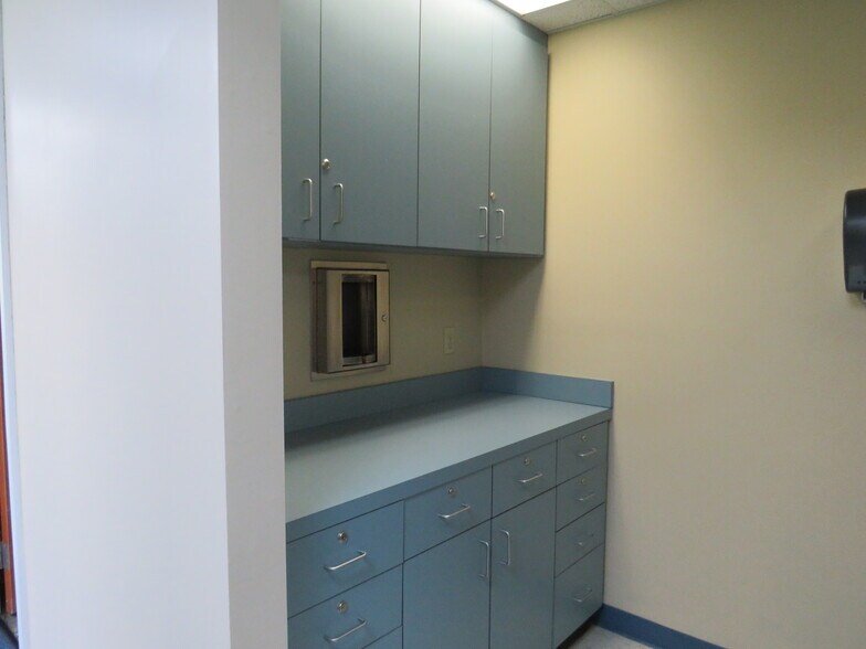 More Photos Of 9506 Hospital Ave, Nassawadox Medical For Sale